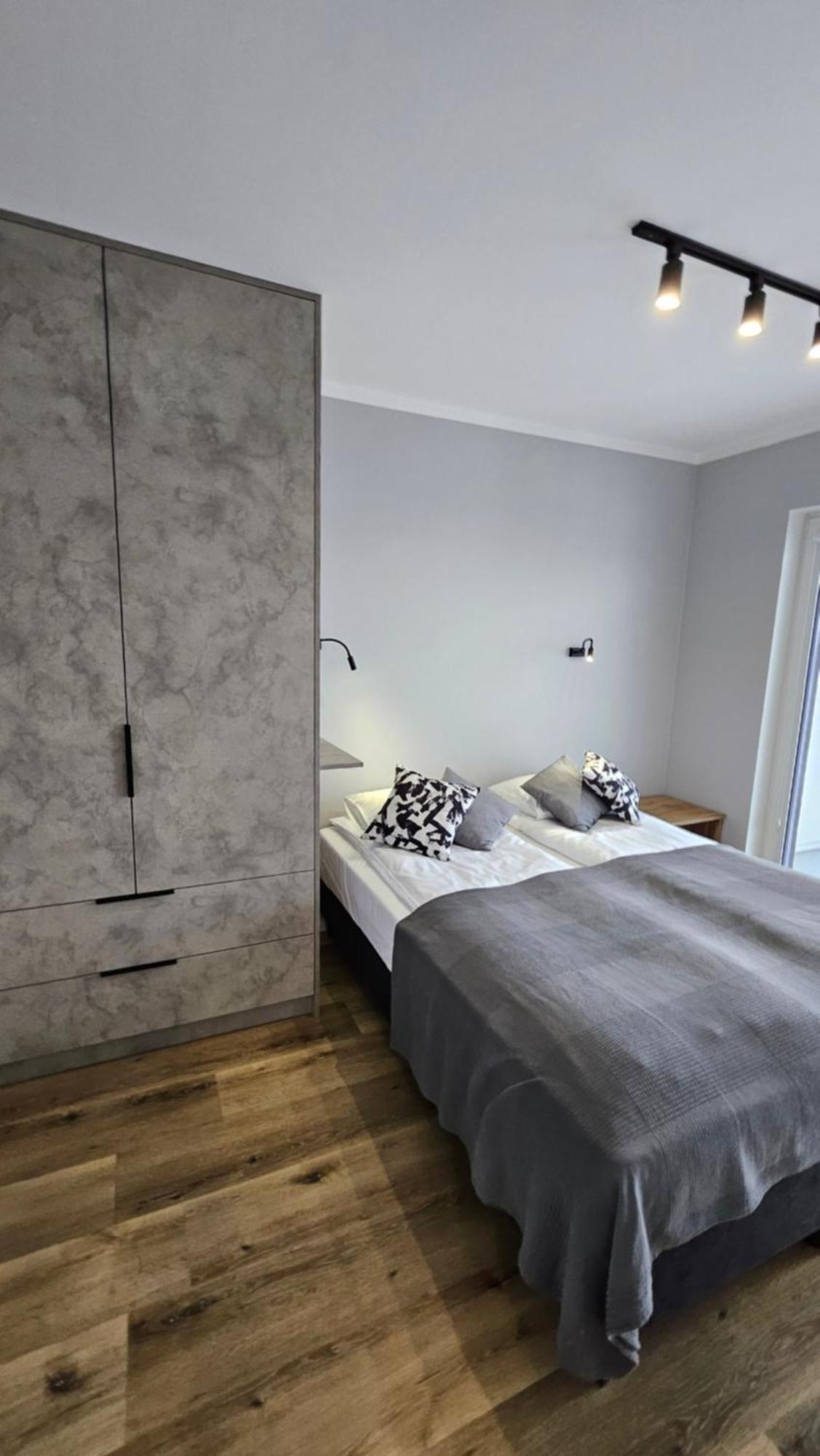 Apartament Bulgarska 59 - Sypialnia I Salon - 40M2 - Self Check In 24H ポズナン エクステリア 写真